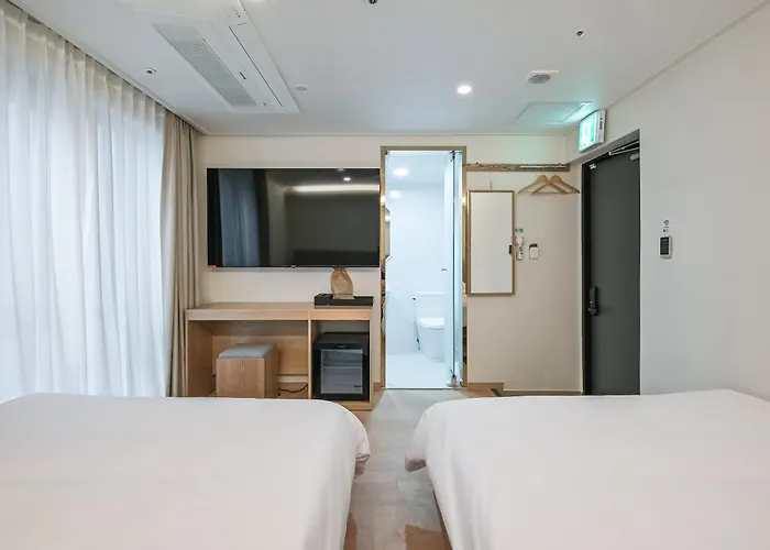 N 동대문東大門 *